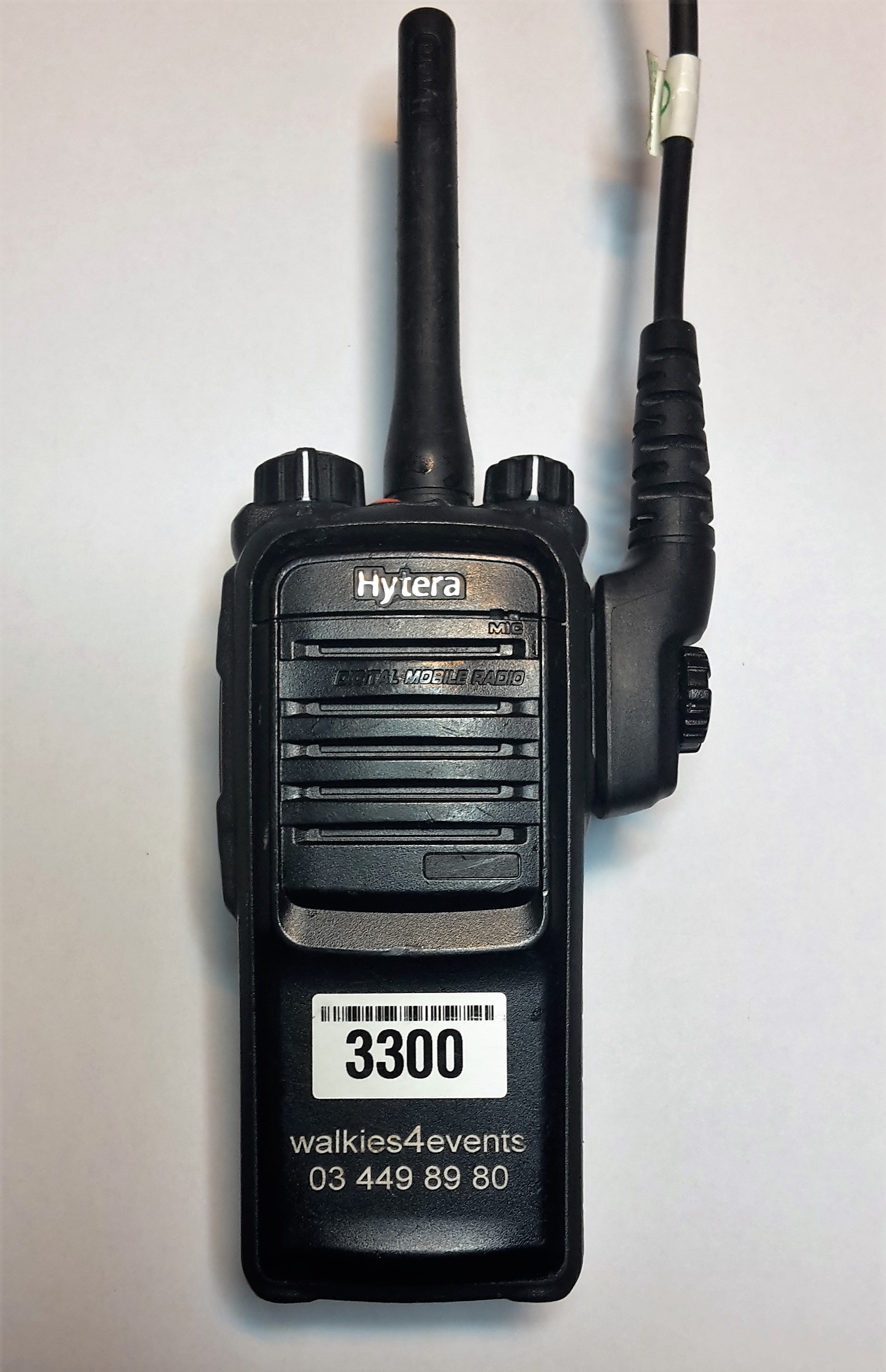 Walkies4Events - FAQ veelgestelde vragen - correct aansluiting accessoires op walkie talkies Hytera - kabel naar boven